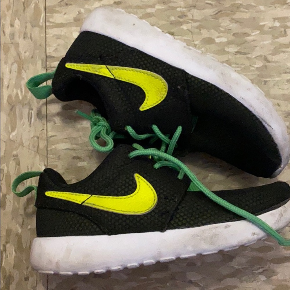 Nike used toddler sneaker size 9c